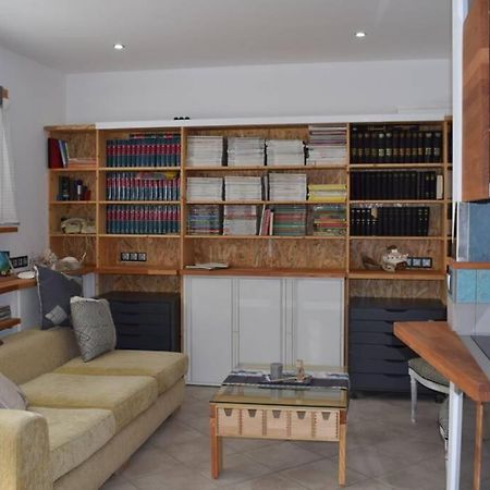 3H Myrto Ενα Λειτουργικό Studio Κοντά Στην Αθήνα Luaran gambar